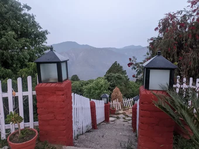Tiered Garden Staircase & Coach Lanterns